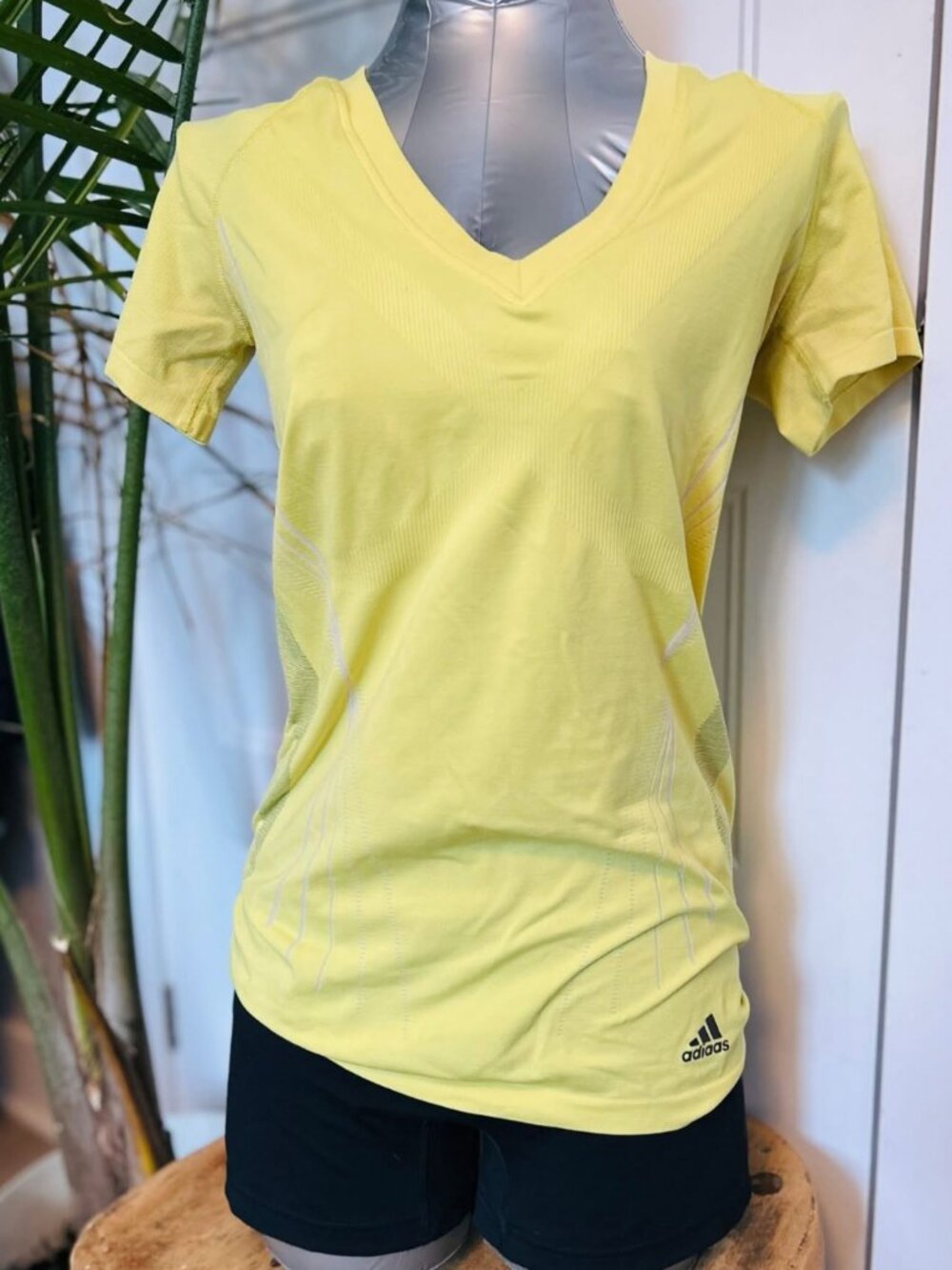 T-shirt adidas